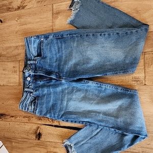 BDG Raw Hem Jeans Size 27